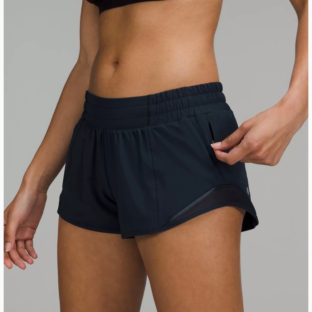 Lululemon Hotty Hot Shirts- reflective - black- size 6- brand new